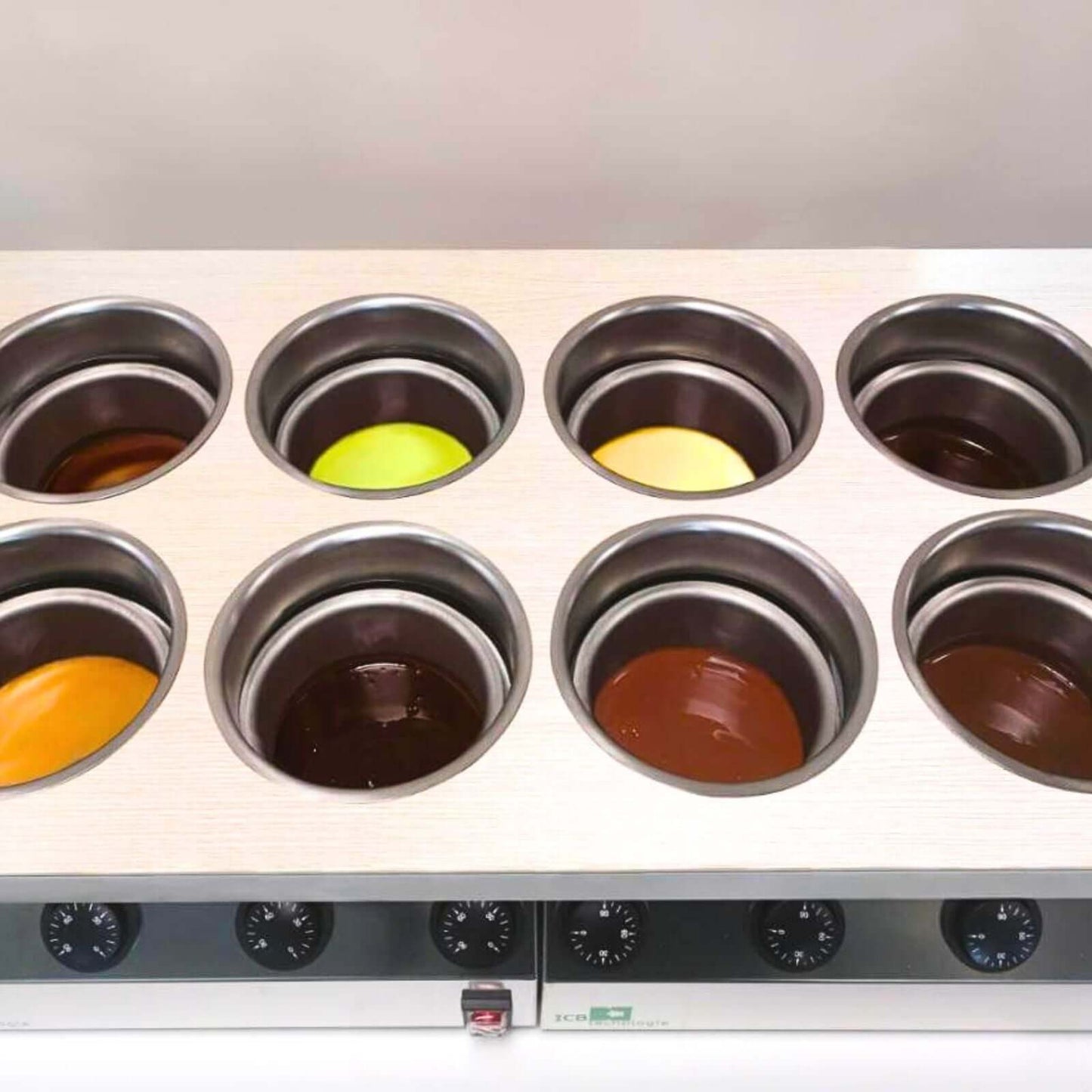 CARAPHOT MINI 4 en utilisation pour fondre du chocolat et des sauces